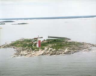 Отель Kylmäpihlaja Lighthouse Раума-4